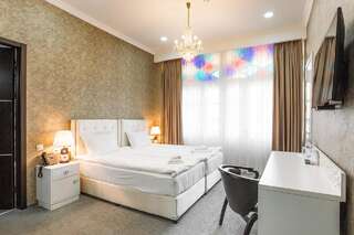 Отель Hotel Aivani Old Tbilisi Тбилиси Двухместный номер Делюкс с 1 кроватью или 2 отдельными кроватями-1