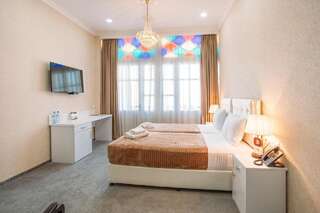 Отель Hotel Aivani Old Tbilisi Тбилиси Двухместный номер Делюкс с 1 кроватью или 2 отдельными кроватями-7