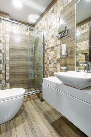 Отель Hotel Aivani Old Tbilisi Тбилиси Стандартный трехместный номер-1