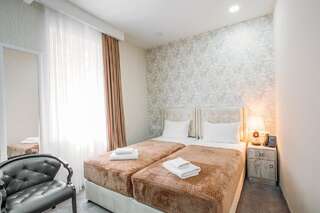 Отель Hotel Aivani Old Tbilisi Тбилиси Стандартный трехместный номер-2