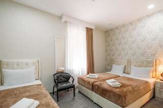 Отель Hotel Aivani Old Tbilisi Тбилиси Стандартный трехместный номер-3