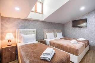 Отель Hotel Aivani Old Tbilisi Тбилиси Стандартный трехместный номер-6